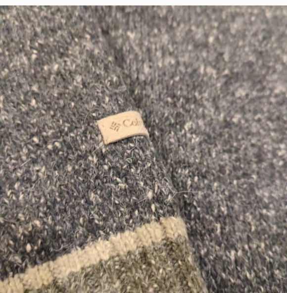 Columbia Men's Gray Sweater with Tan and Green Stripes - Picture 6 of 9